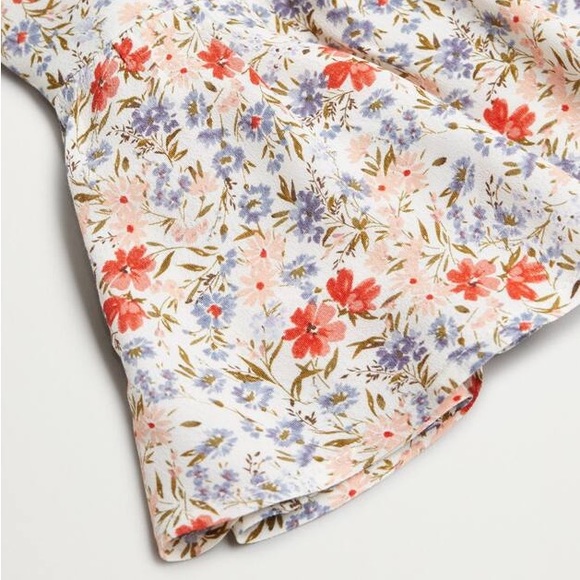 Mango printed top. Flowy fabric, thin tie up straps, lightweight. - Picture 4 of 6